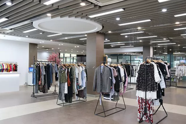 welcome to visit century smart and interactive business experience center 1